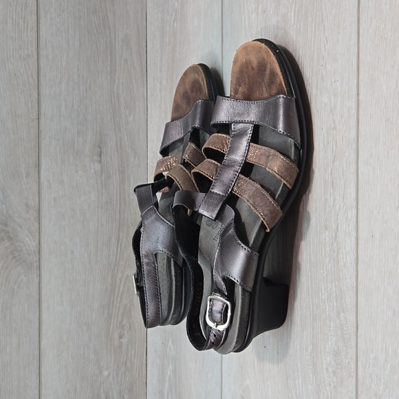 SAS Women Comfort Tripad Strappy Leather Heels Sandals shoes sz 8.5M - Picture 2 of 13